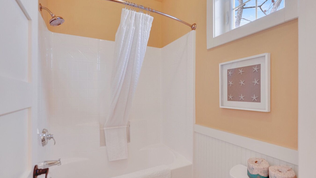 Photo of Bathroom in Oroville