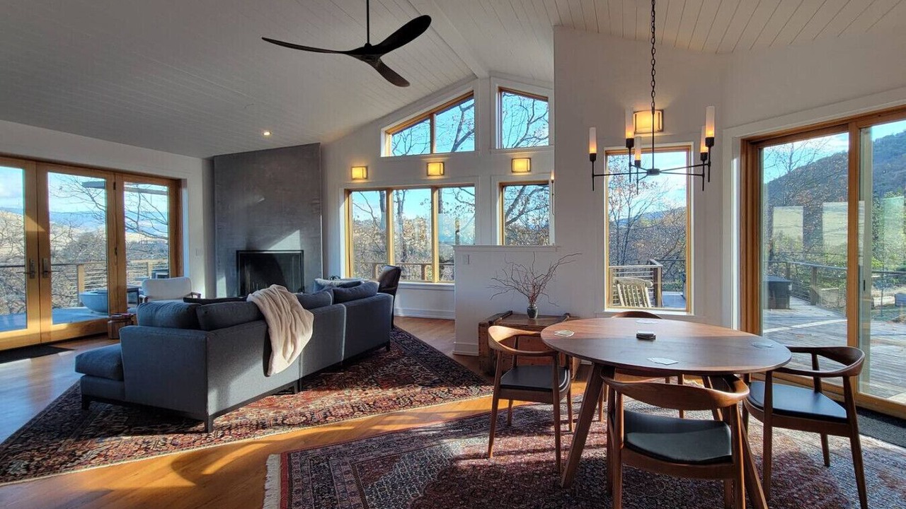 Photo of Bedroom in Ashland