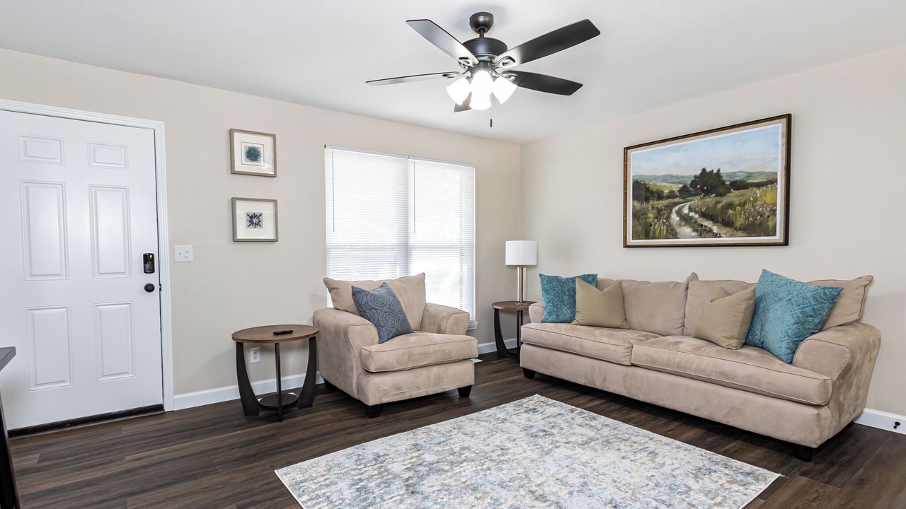 Photo of Livingroom in Fenton