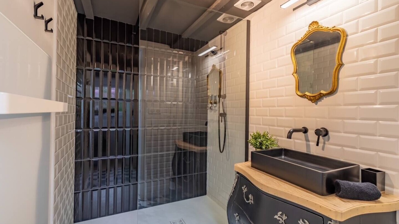 Photo of Bathroom in Neuville-sur-Oise