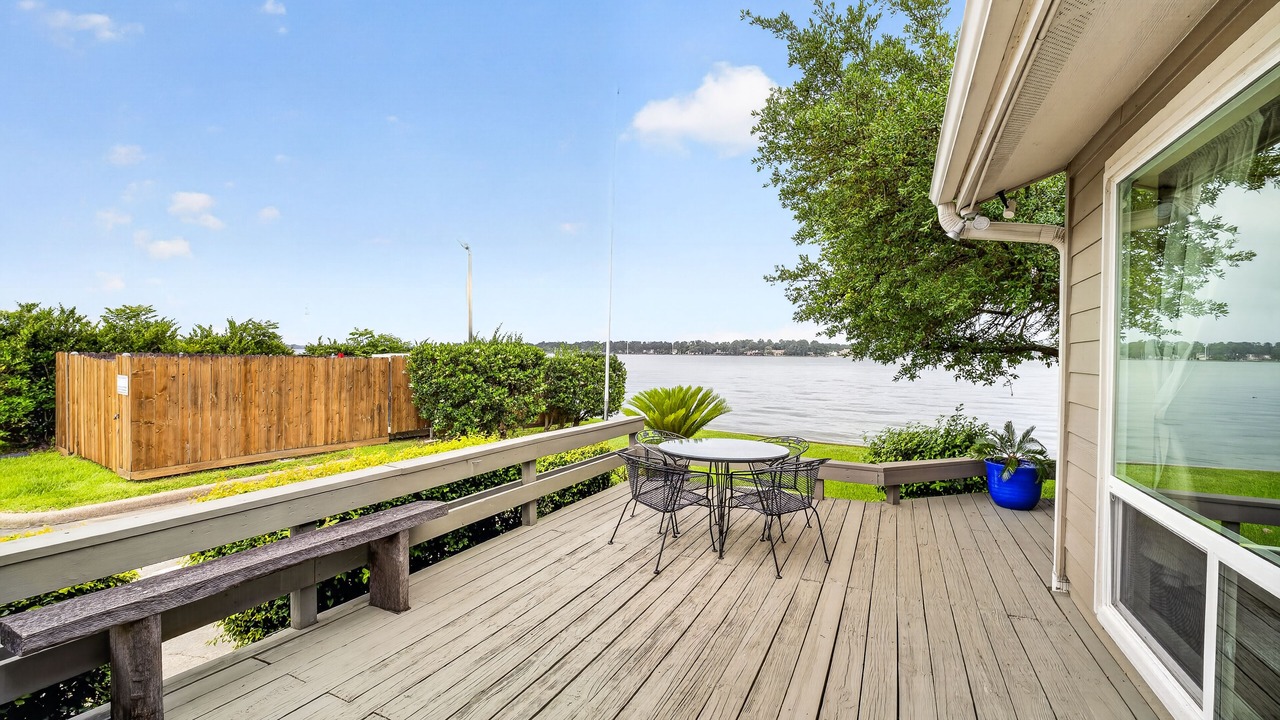 Photo of Outdoor in April Sound