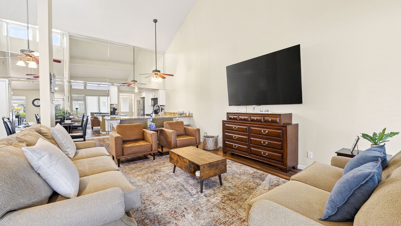 Photo of Livingroom in April Sound