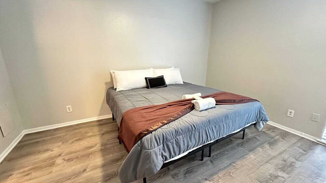 Photo of Bedroom in Nassau Bay