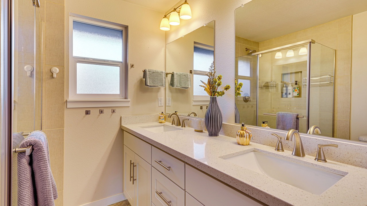 Photo of Bathroom in Silver Lake