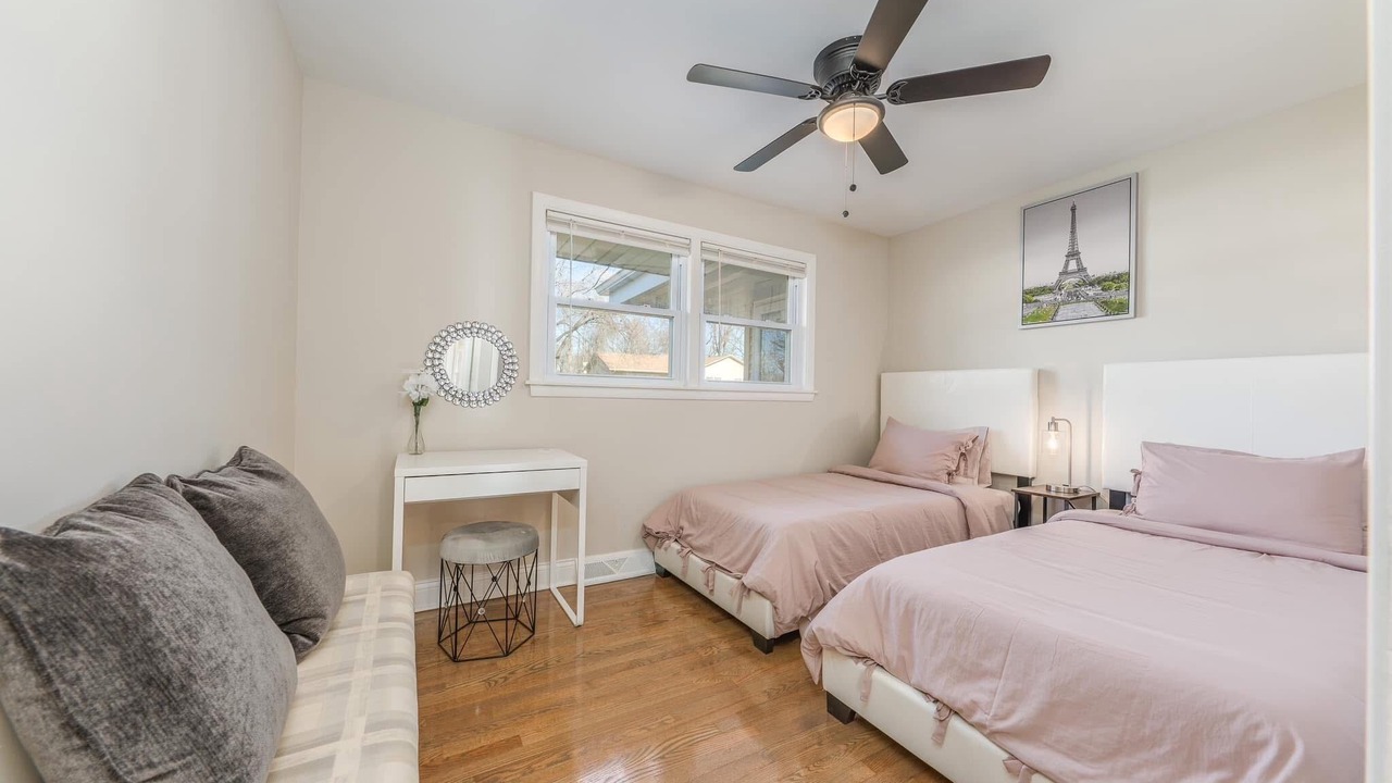 Photo of Bedroom in Olympia Fields