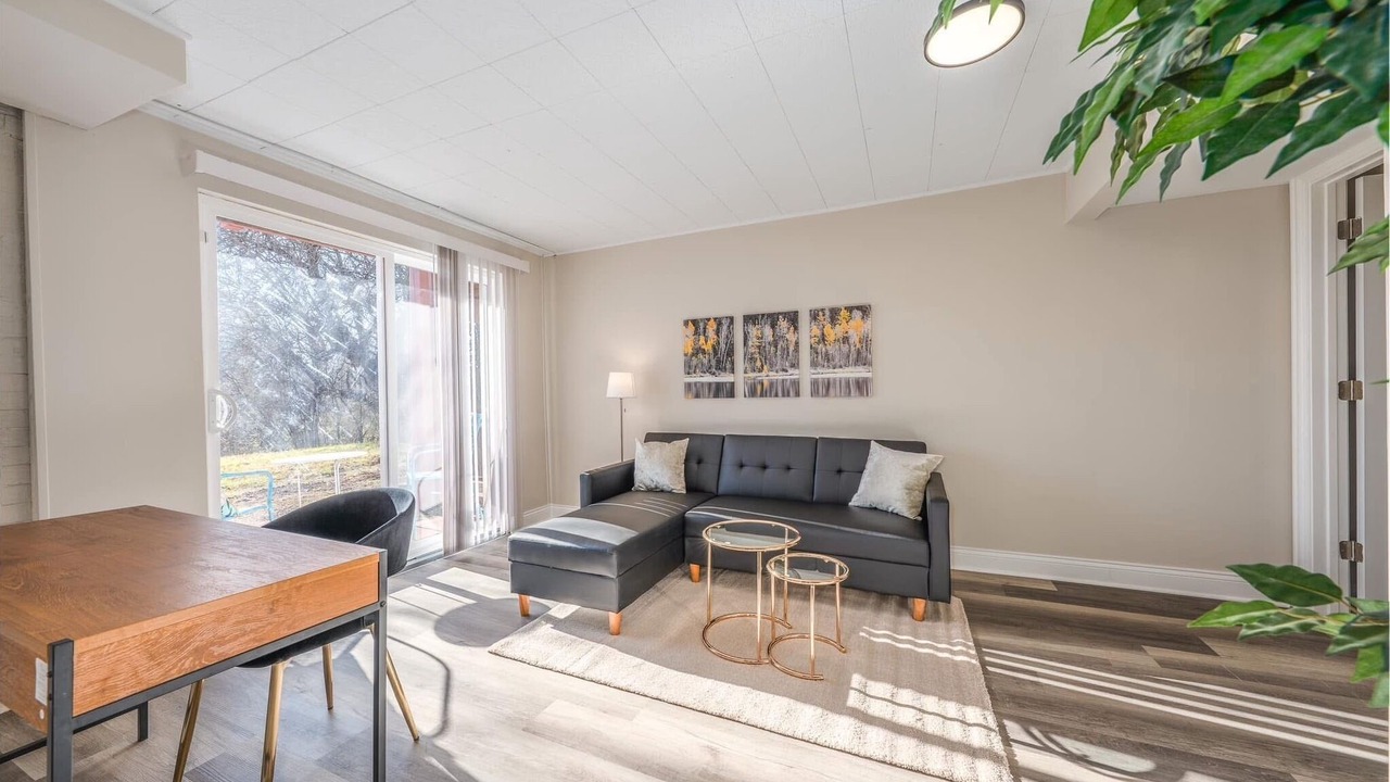 Photo of Livingroom in Olympia Fields