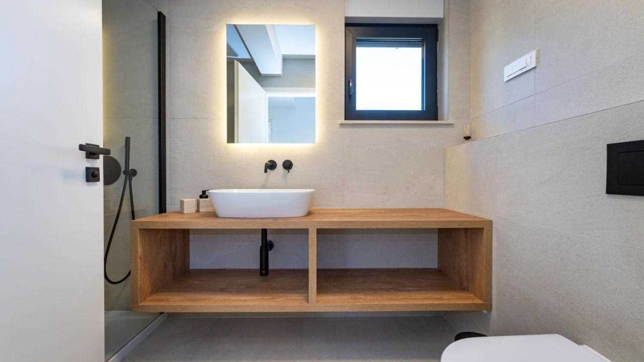 Photo of Bathroom in Seline