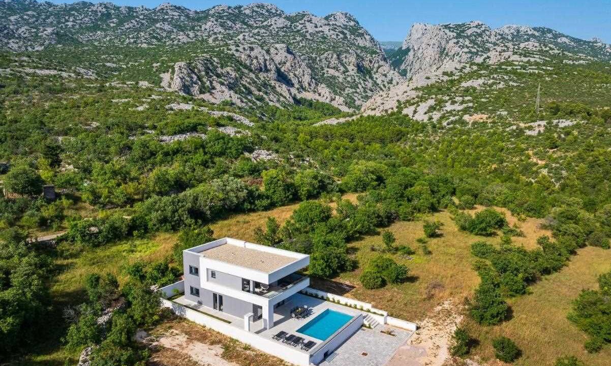 Photo of Outdoor in Seline