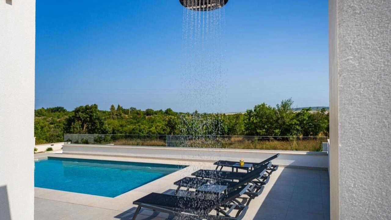 Photo of Outdoor in Seline