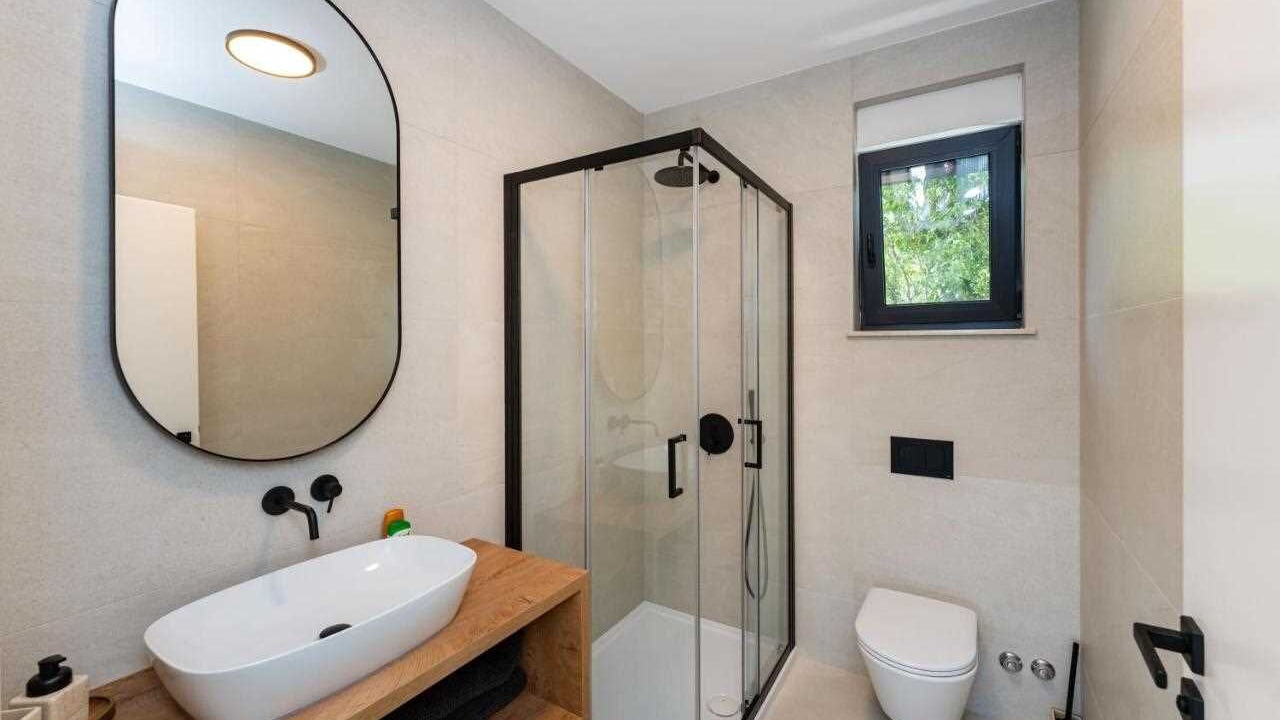 Photo of Bathroom in Seline