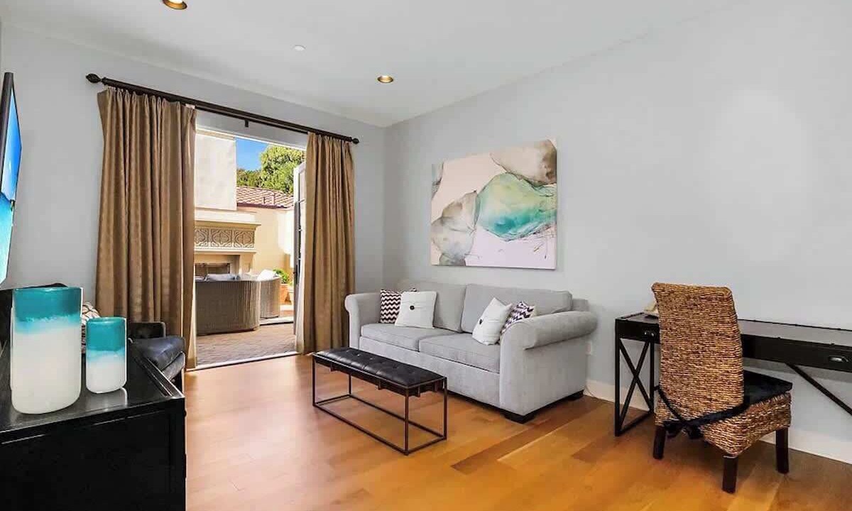 Photo of Livingroom in Rancho Palos Verdes