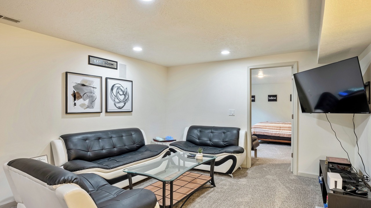 Photo of Livingroom in Cottonwood Heights