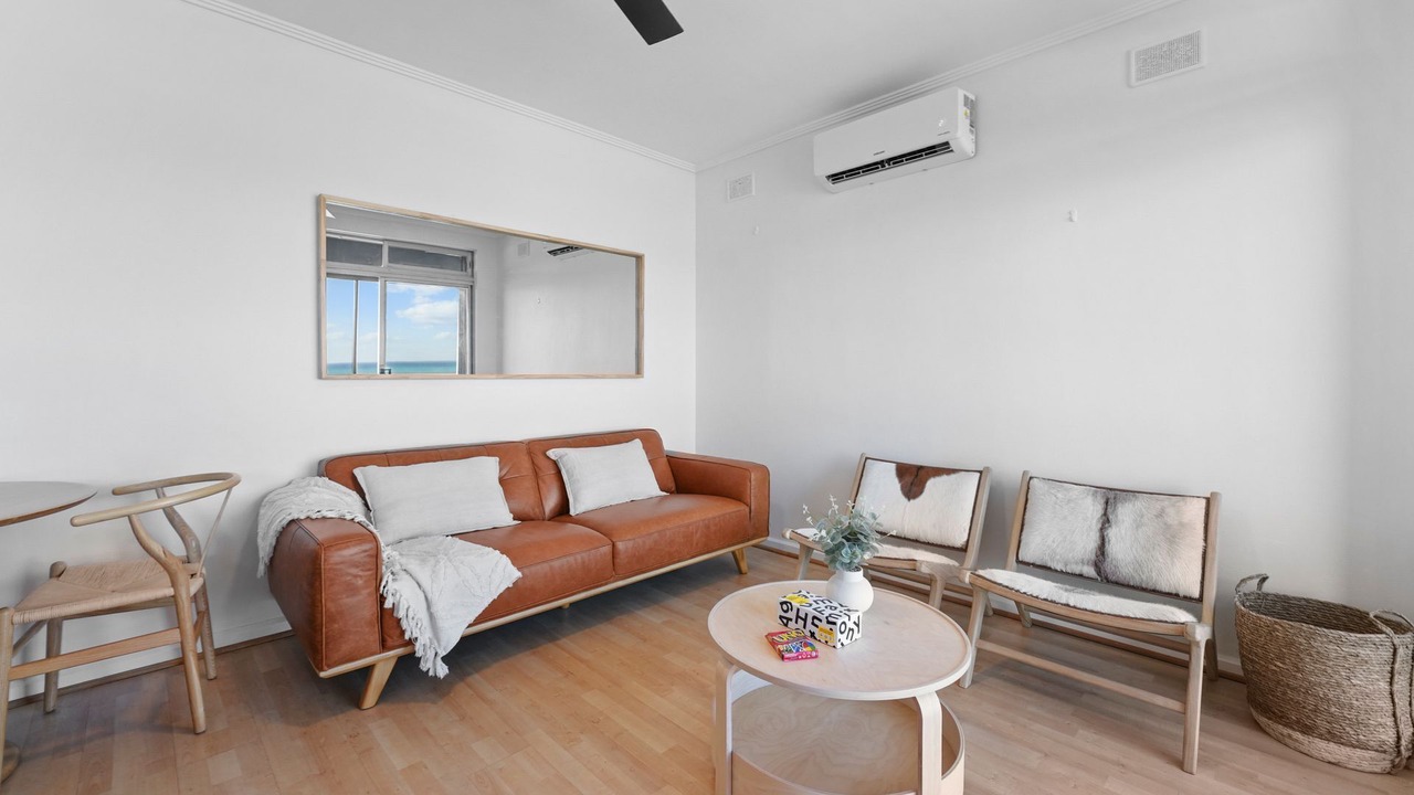 Photo of Livingroom in West Beach