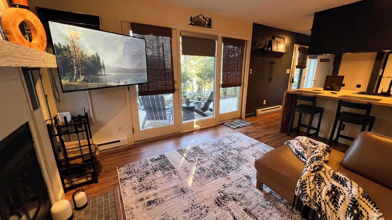 Photo of Livingroom in Nellysford