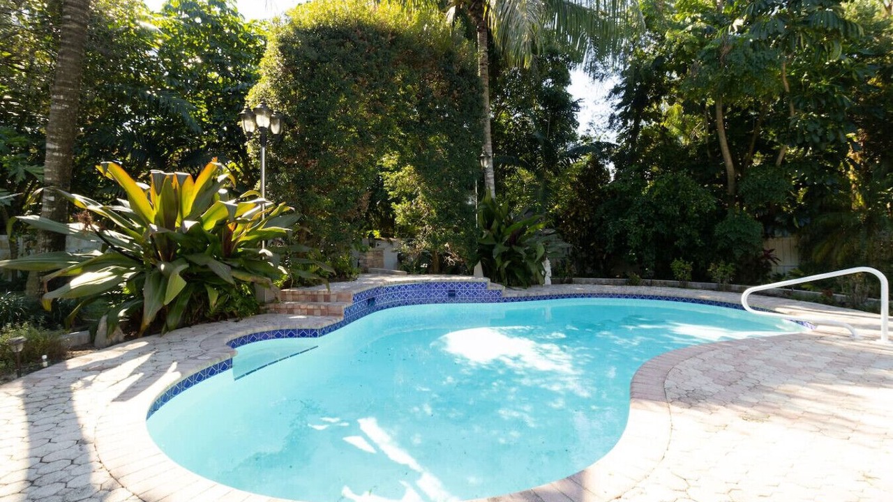 Photo of Outdoor in Pine Gardens North