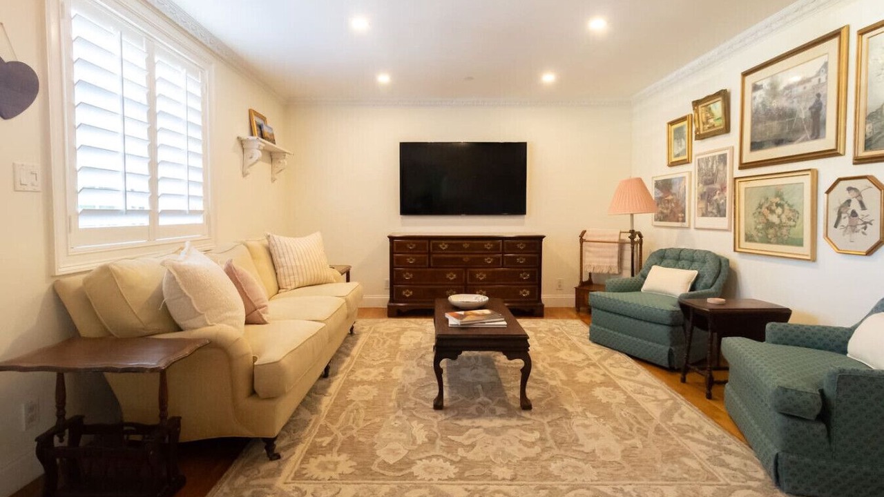 Photo of Livingroom in Pine Gardens North