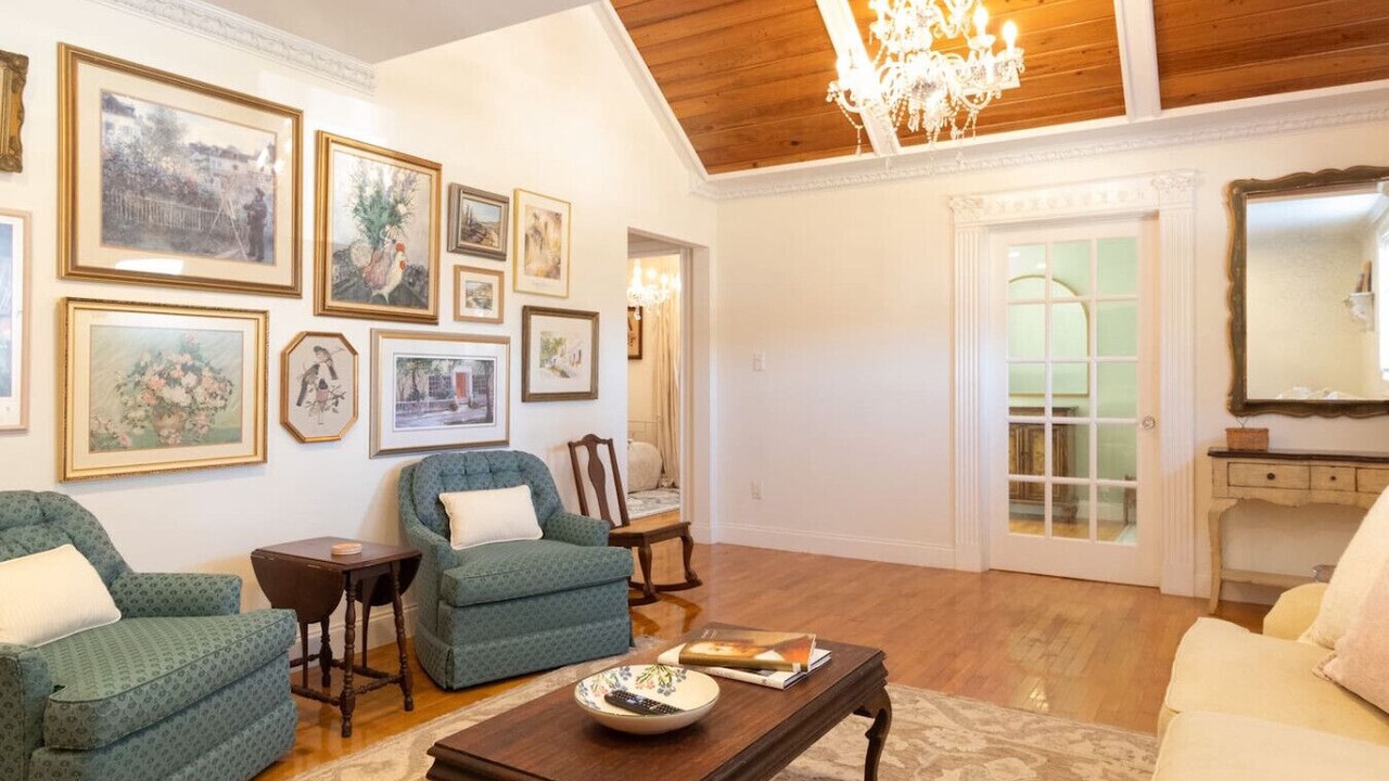 Photo of Livingroom in Pine Gardens North