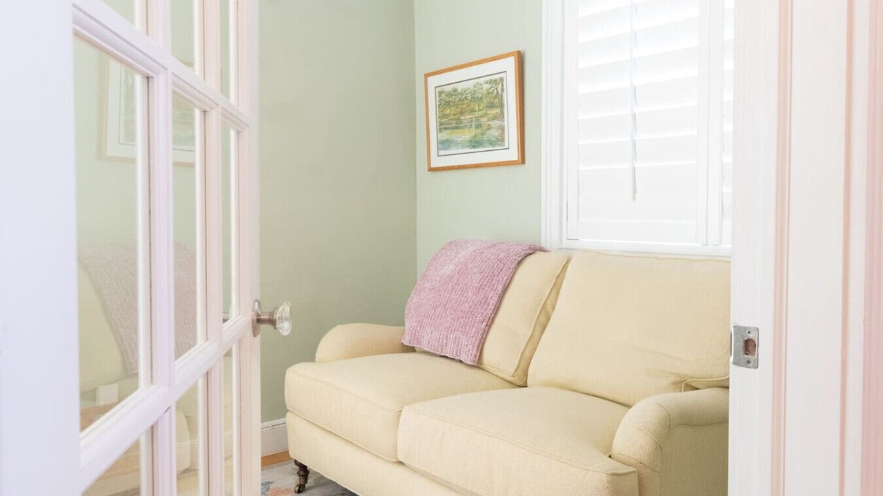 Photo of Livingroom in Pine Gardens North
