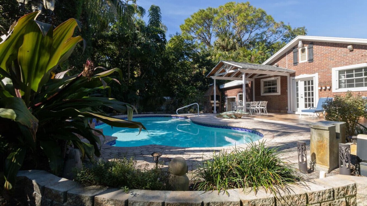Photo of Outdoor in Pine Gardens North