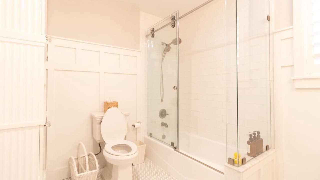 Photo of Bathroom in Pine Gardens North