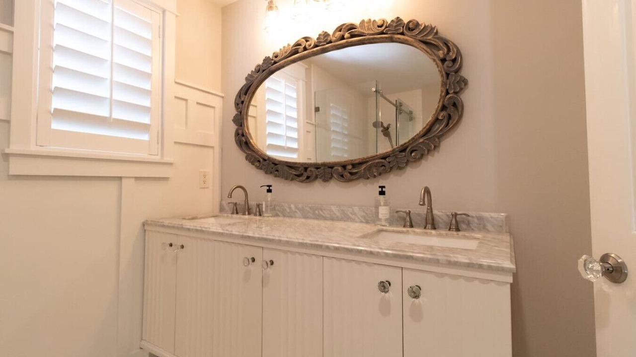 Photo of Bathroom in Pine Gardens North