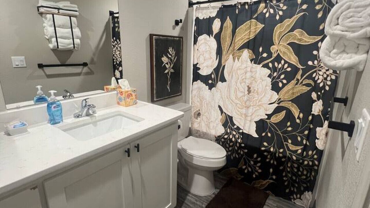 Photo of Bathroom in Portales