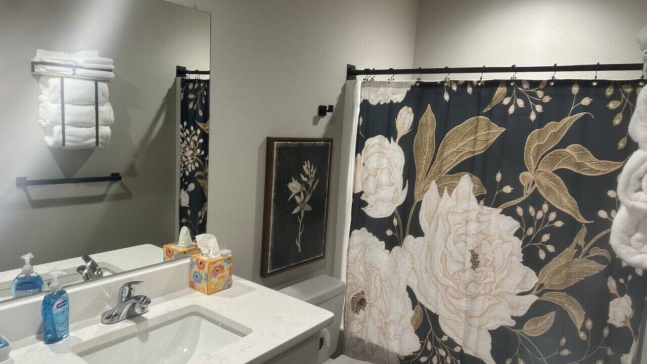 Photo of Bathroom in Portales