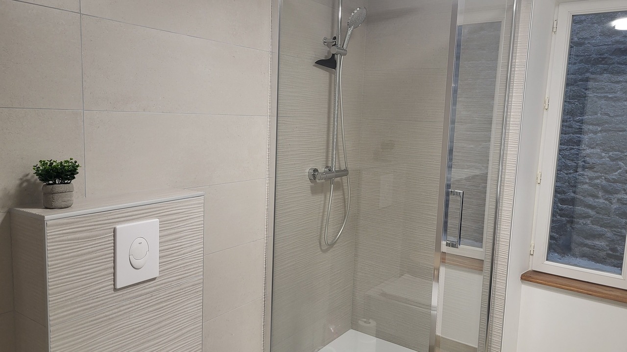 Photo of Bathroom in Dinan