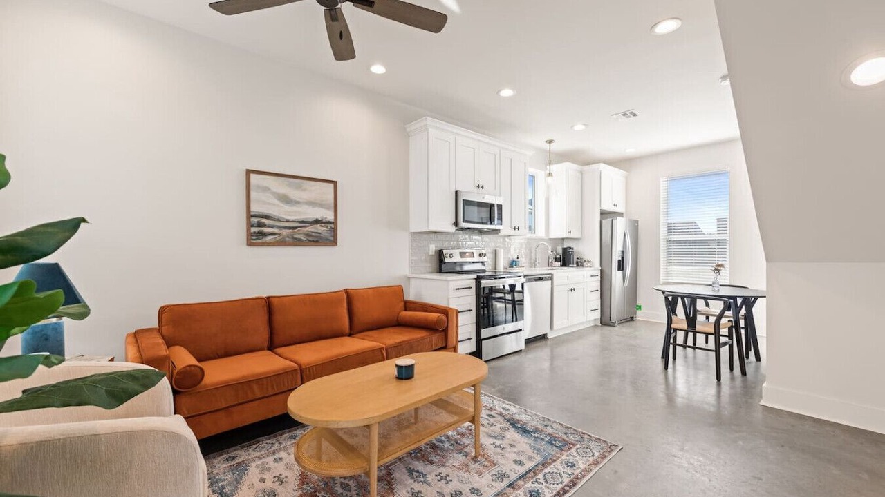 Photo of Livingroom in Lafayette