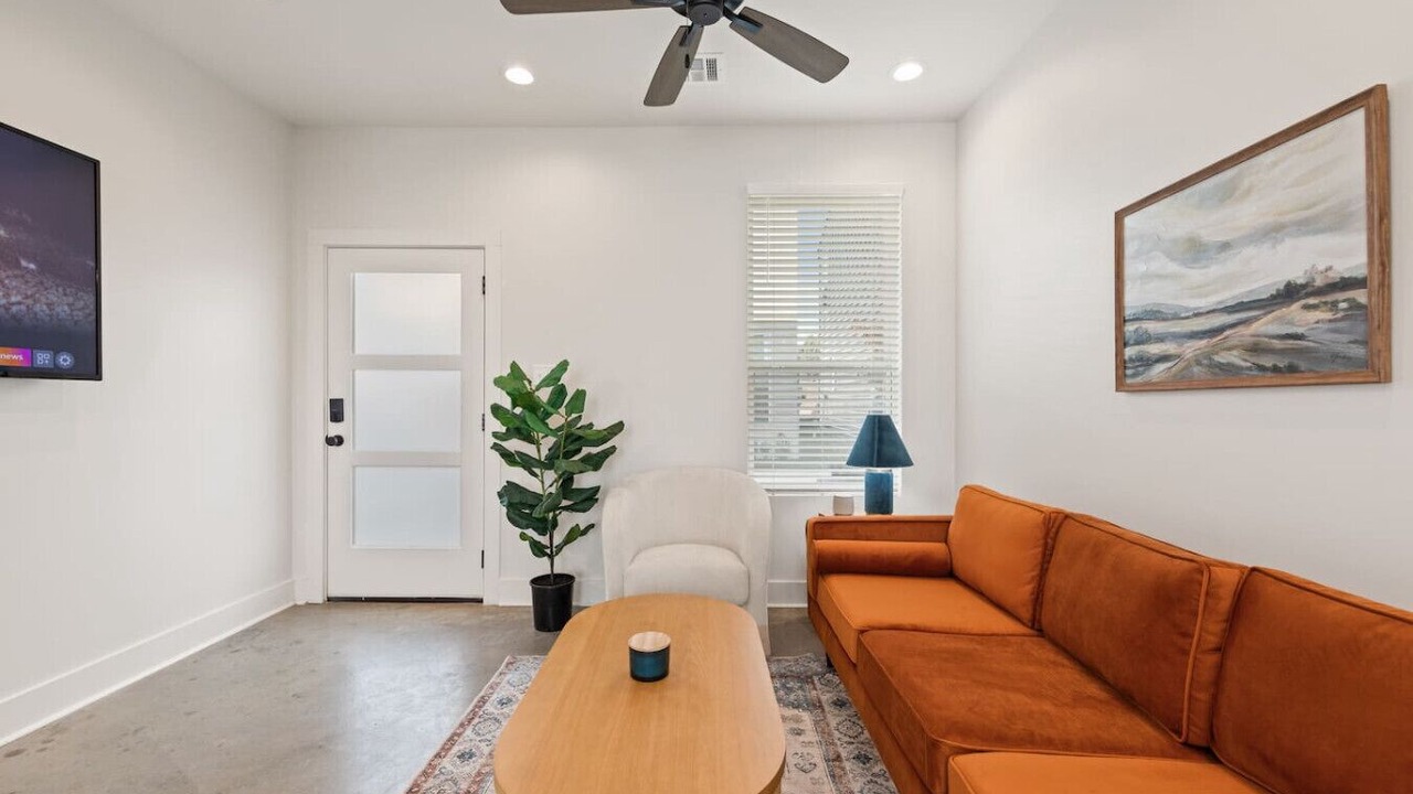 Photo of Livingroom in Lafayette