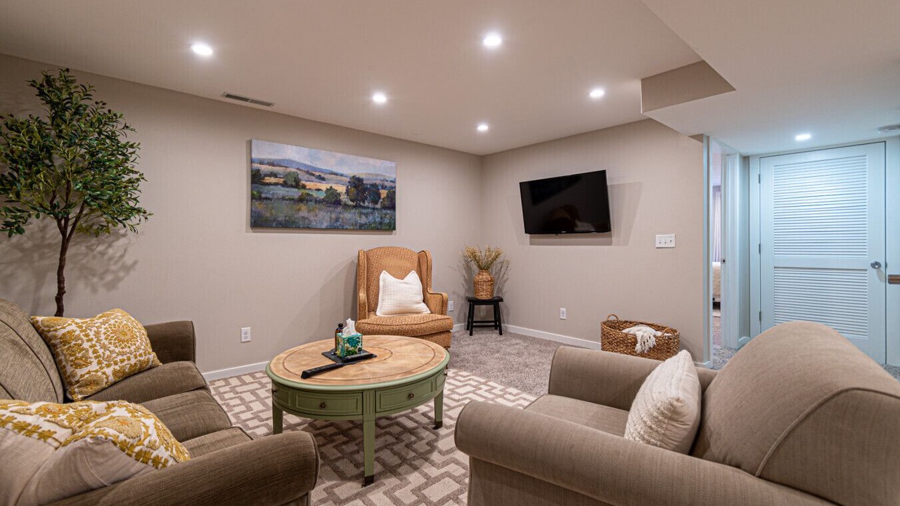 Photo of Livingroom in Iowa City