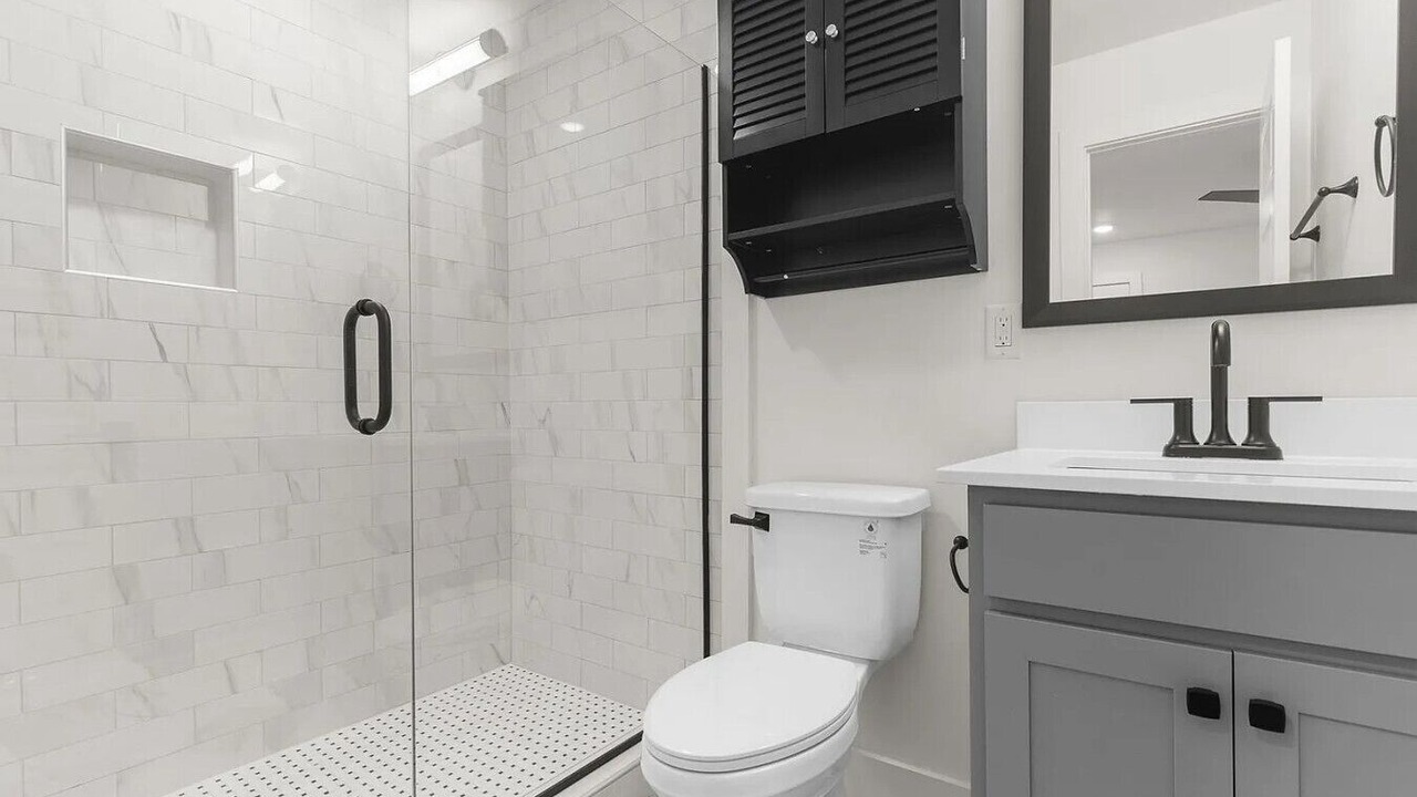 Photo of Bathroom in Redmont Park