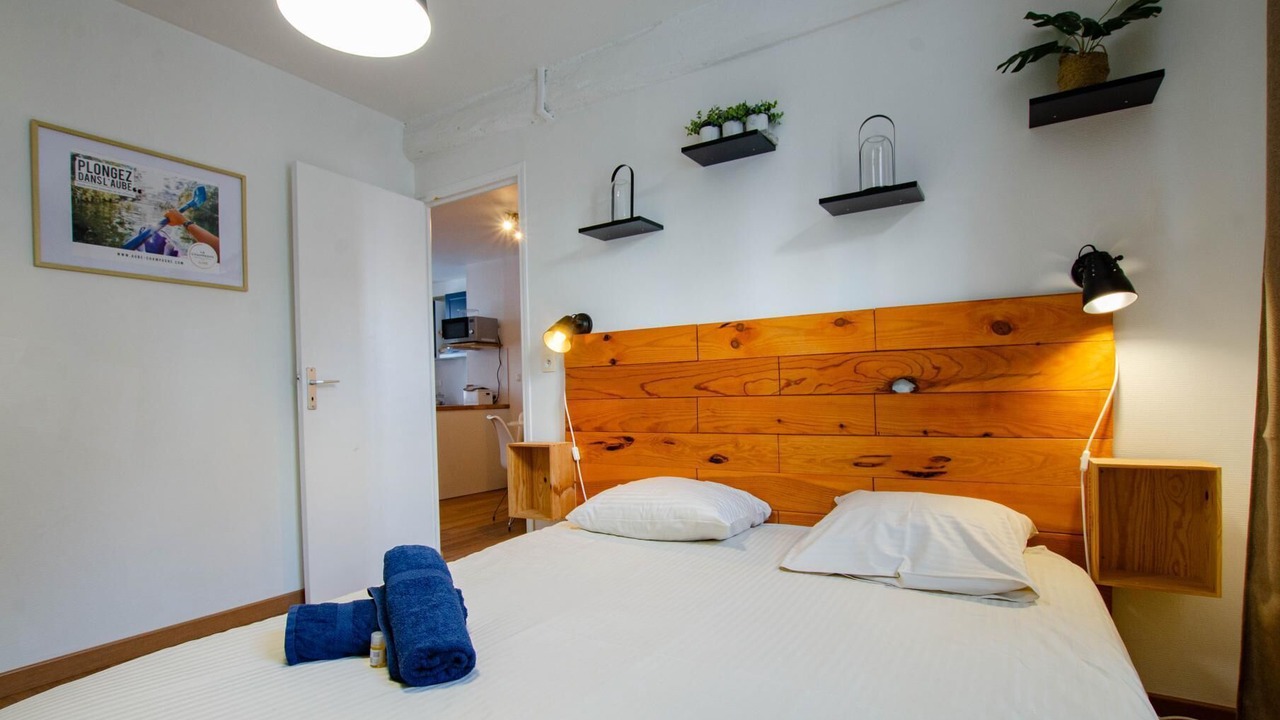 Photo of Bedroom in Sainte-Savine