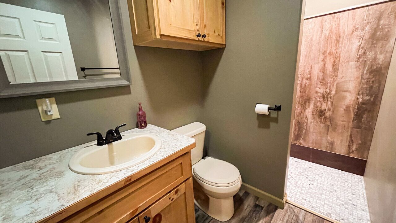 Photo of Bathroom in Daisy