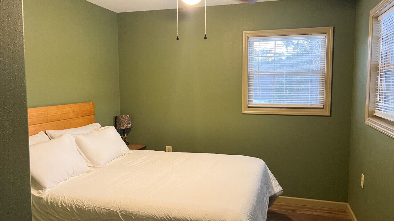 Photo of Bedroom in Daisy