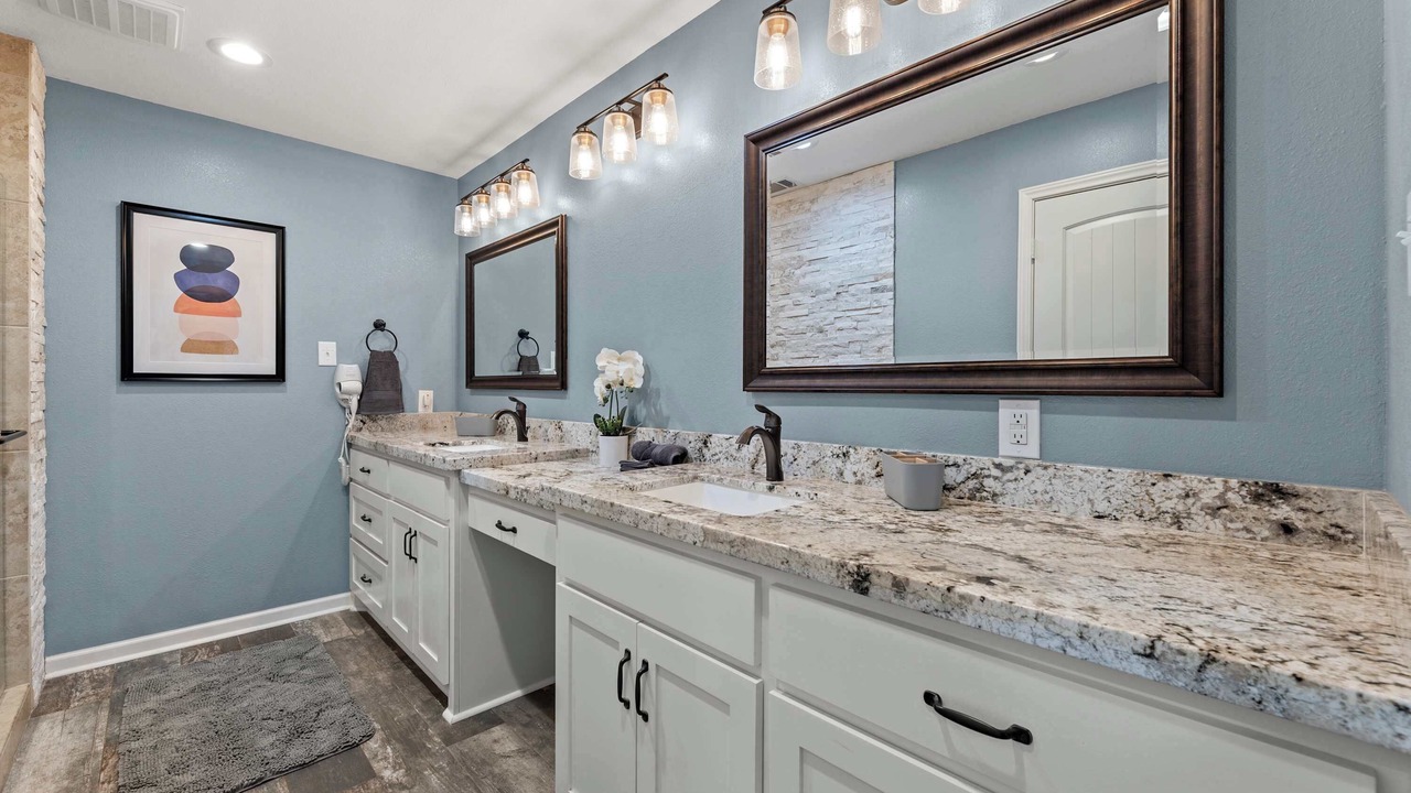 Photo of Bathroom in Willis