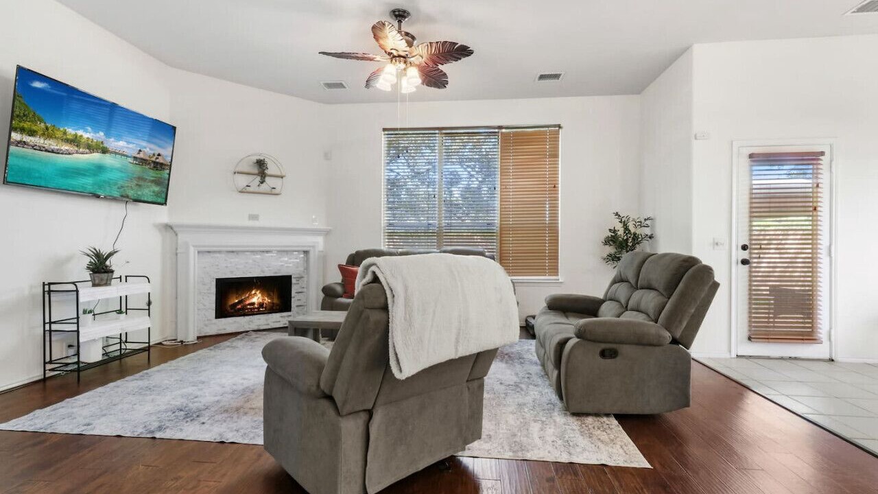 Photo of Livingroom in Cinco Ranch