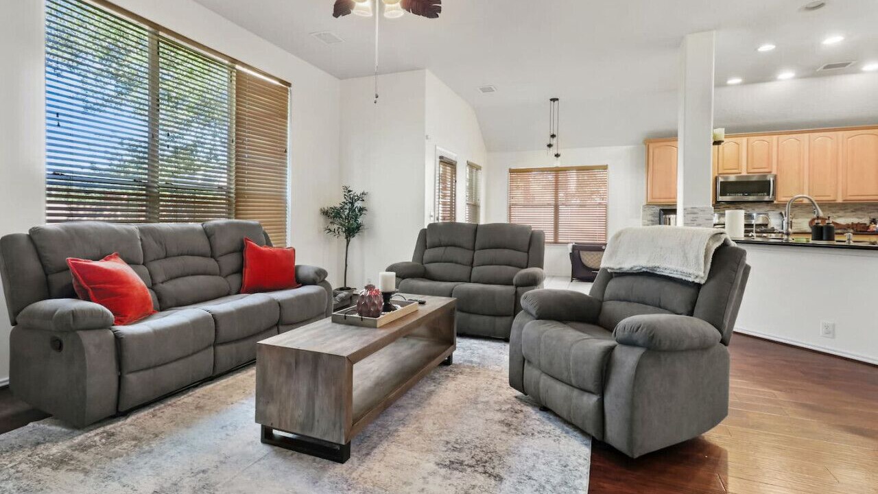 Photo of Livingroom in Cinco Ranch