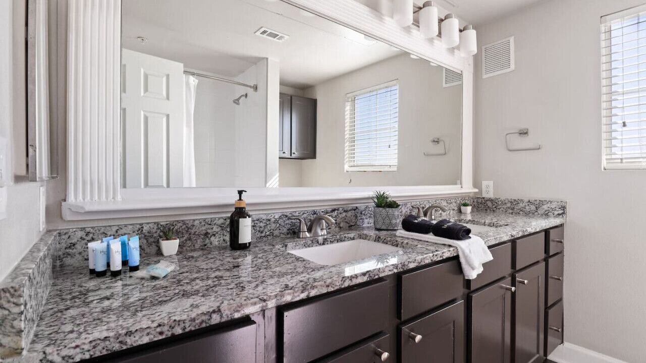 Photo of Bathroom in Riverpark West