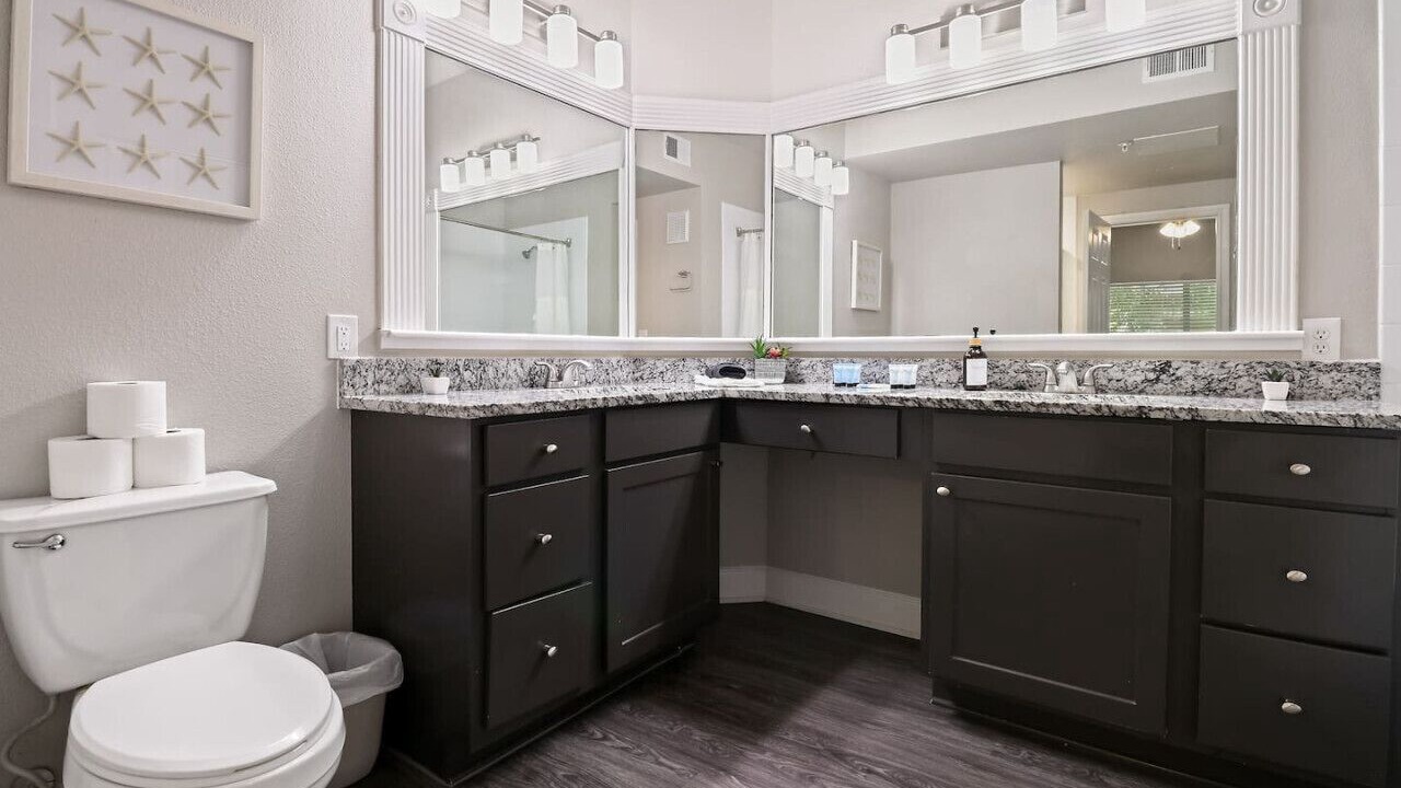 Photo of Bathroom in Riverpark West