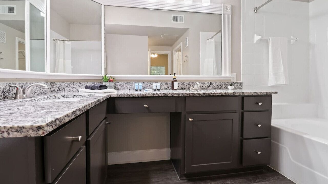 Photo of Bathroom in Riverpark West