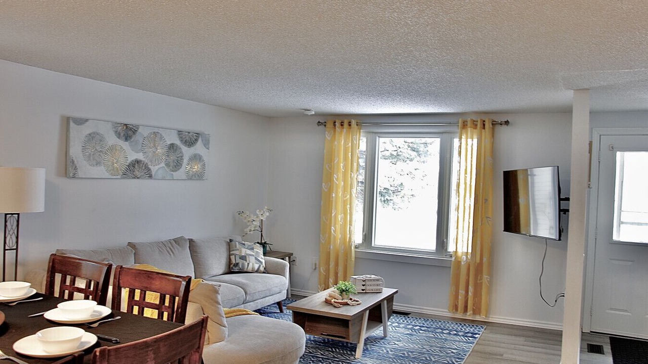 Photo of Livingroom in Barrie