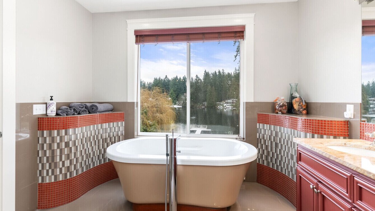 Photo of Bathroom in Lakeland South