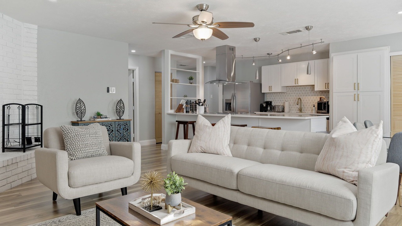 Photo of Livingroom in The Colony