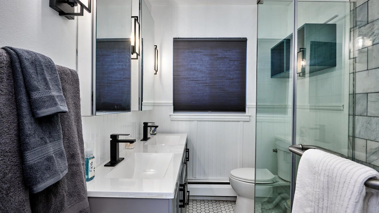 Photo of Bathroom in Speer