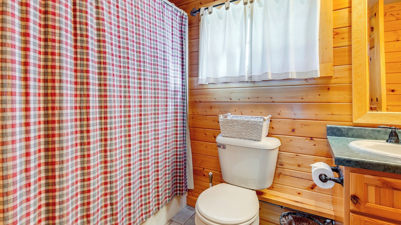 Photo of Bathroom in Cecil