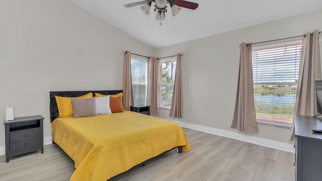 Photo of Bedroom in Hiawassee