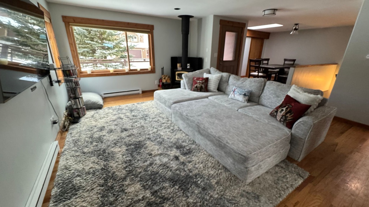 Photo of Livingroom in Three Peaks