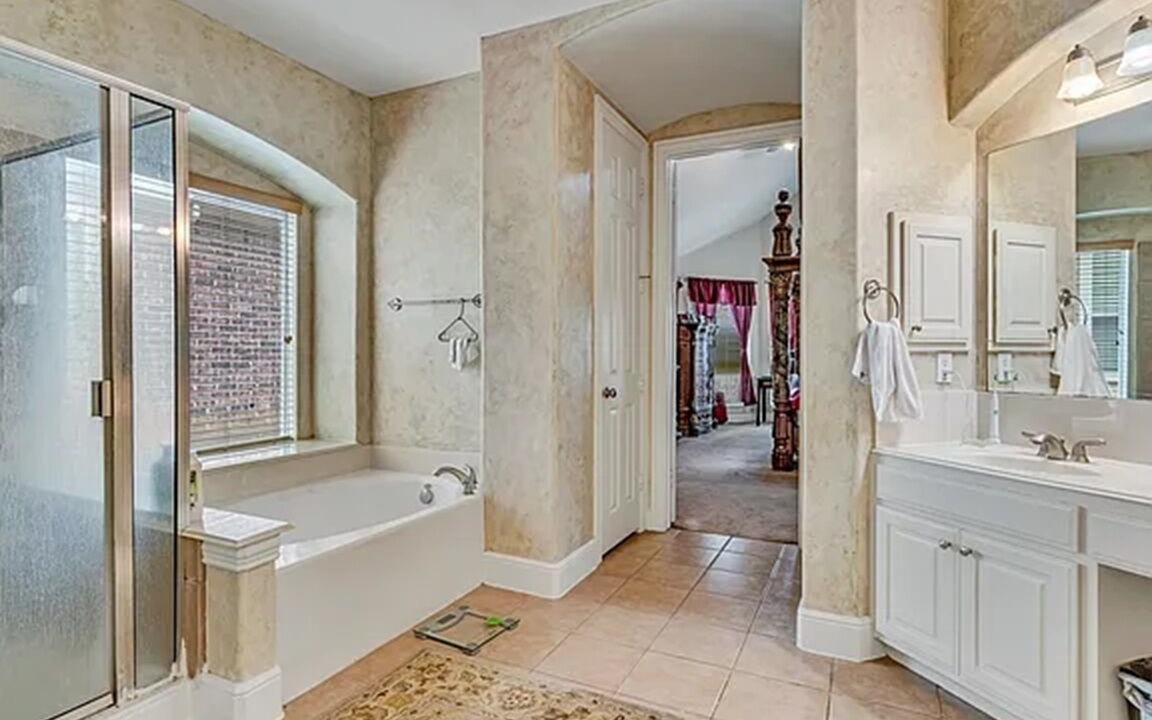 Photo of Bathroom in North Central Carrollton