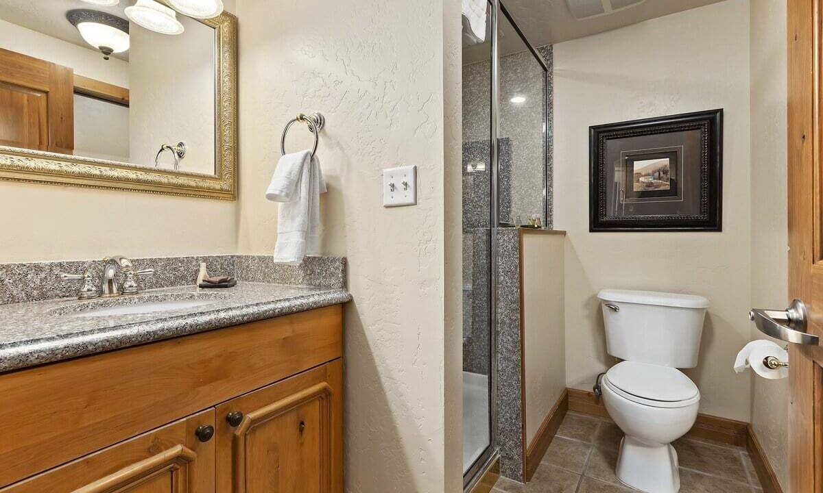Photo of Bathroom in Midway